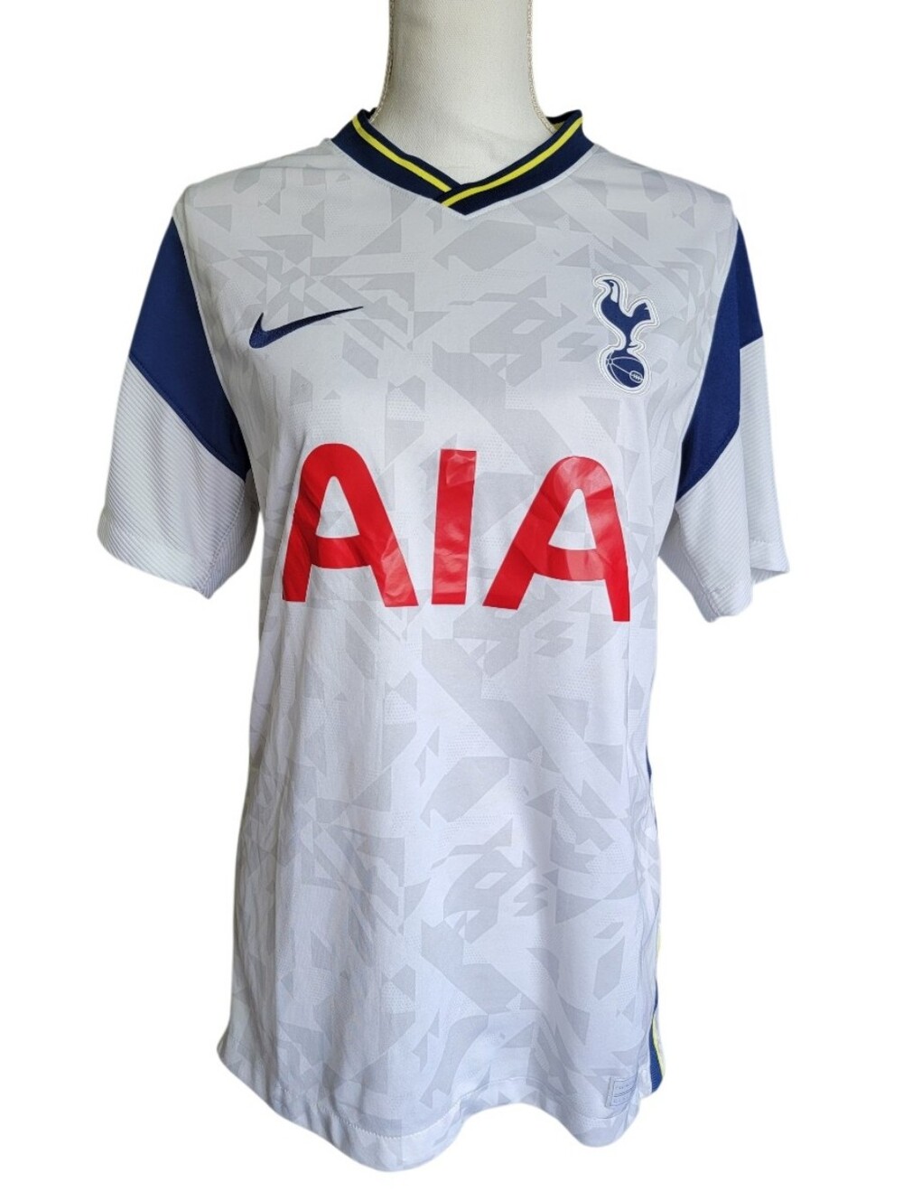 Tottenham Hotspur Nike Home Jersey with AIA Red Logo
